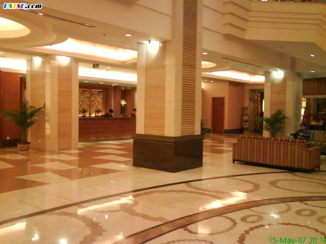 Lobby2.jpg