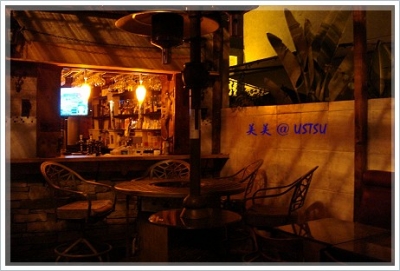 tavernaBistro_patio.JPG